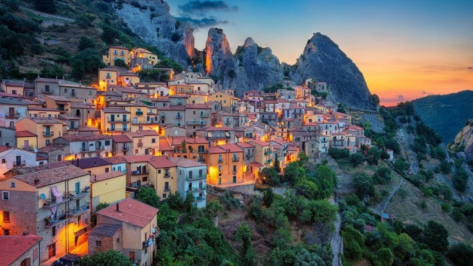 CASTELMEZZANO, BASILICATA