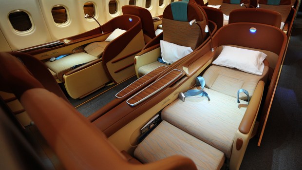 FLY EUROPE TO ASIA FOR 1098 EUROS IN THIS BUSINESS CLASS CABIN