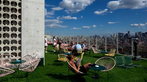 LE BAIN (THE STANDARD, HIGH LINE)