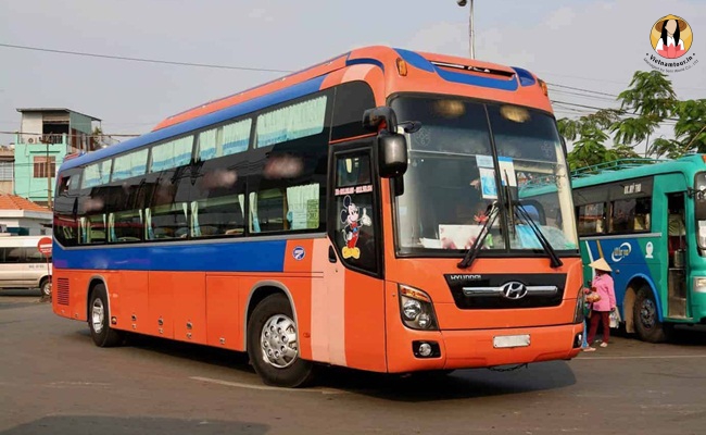 how to go to laos from vietnam