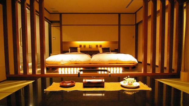 STAY OVERNIGHT AT A RYOKAN