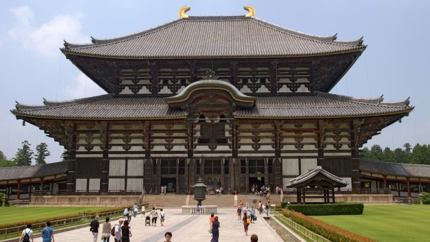 6. TOUR NARA, JAPAN'S ANCIENT CAPITAL