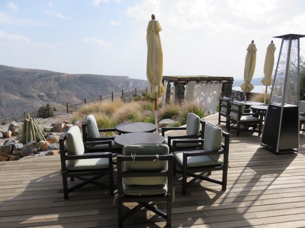 ROSE LOUNGE: TERRACE