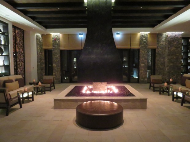 LOBBY (AT NIGHT)