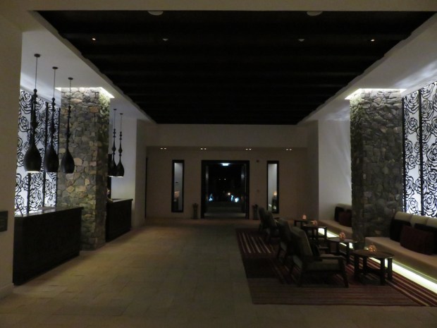 LOBBY (AT NIGHT)