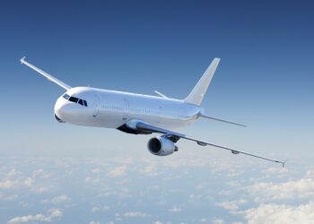 11 websites that you need to check before you fly