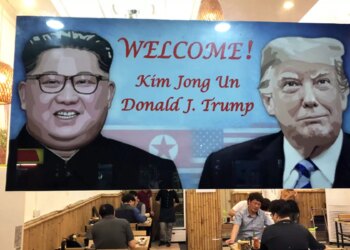 Kim Jong Un tastes Pho in Hanoi - Why not?