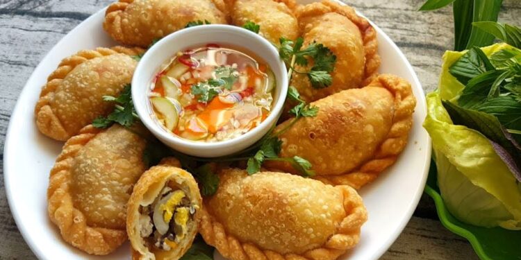 Banh Goi (Pillow shaped cake)