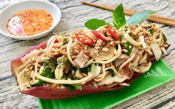 Nom Hoa Chuoi (Banana blossom salad)