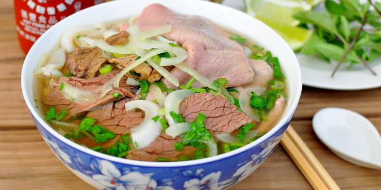 Com Tam (broken rice)