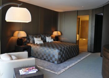 Top 10: world’s most luxurious, large city hotels