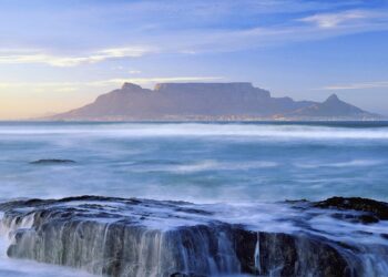 Top 10: places to visit in and around Cape Town‏