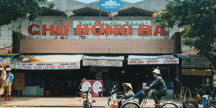 Dong Ba Market