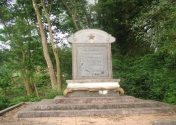 Van La Underground Tunnel