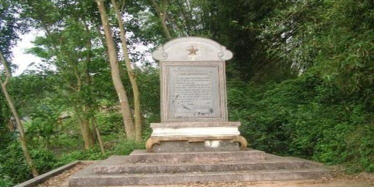 Van La Underground Tunnel