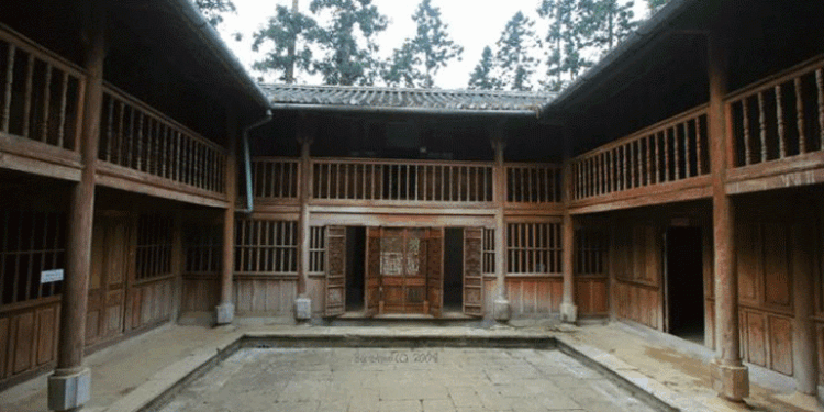 The Mansion of Vuong Familiy