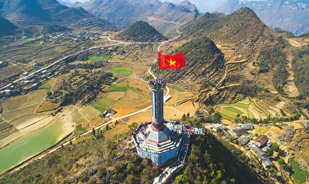 Lung Cu Peak (Ha Giang)
