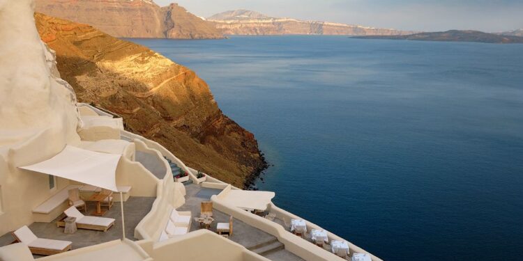 Top 10: world’s most spectacular cliffside hotels