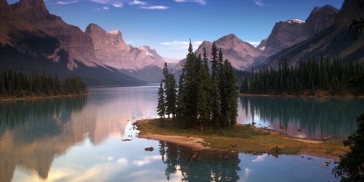 Top 10: things to see & do in the Canadian Rockies