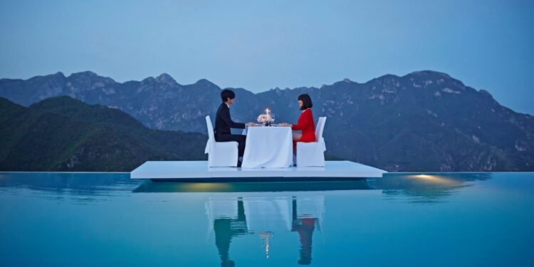 Top 10 best honeymoon hotels in the world