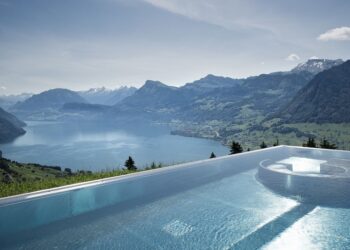 Top 10: luxury hotel swimming pools with stunning views